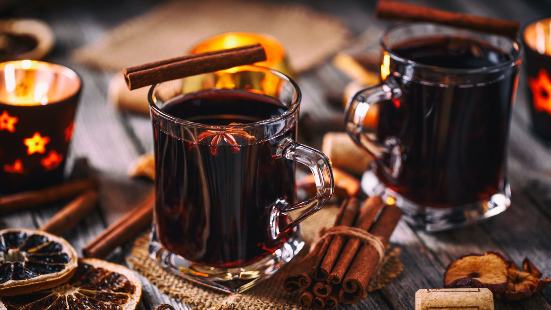 Mulled Beacon Light #8 in glass mugs with a cinnamon stick