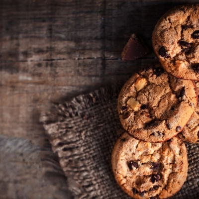 four Spicy Rosemary Dark Chocolate Cookie on a placemat